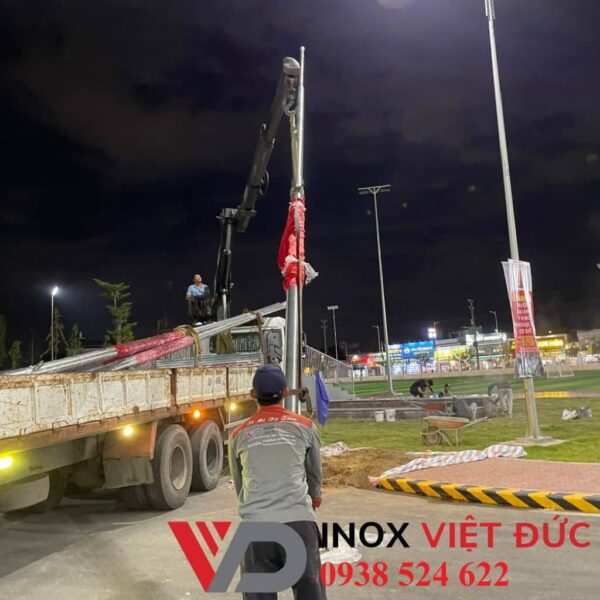 Lắp Đặt Cột Cờ Inox Ngoài Trời Cao 12m
