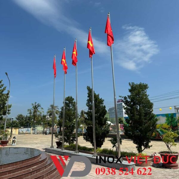 lắp đặt cột cờ inox cao 8m tại công viên
