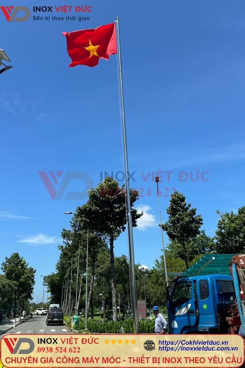 Trụ cờ inox 304 giá rẻ tại Việt Đức