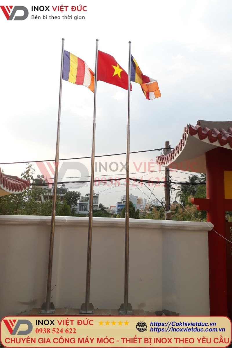 Trụ cờ inox ngoài trời thiết kế bền chắc