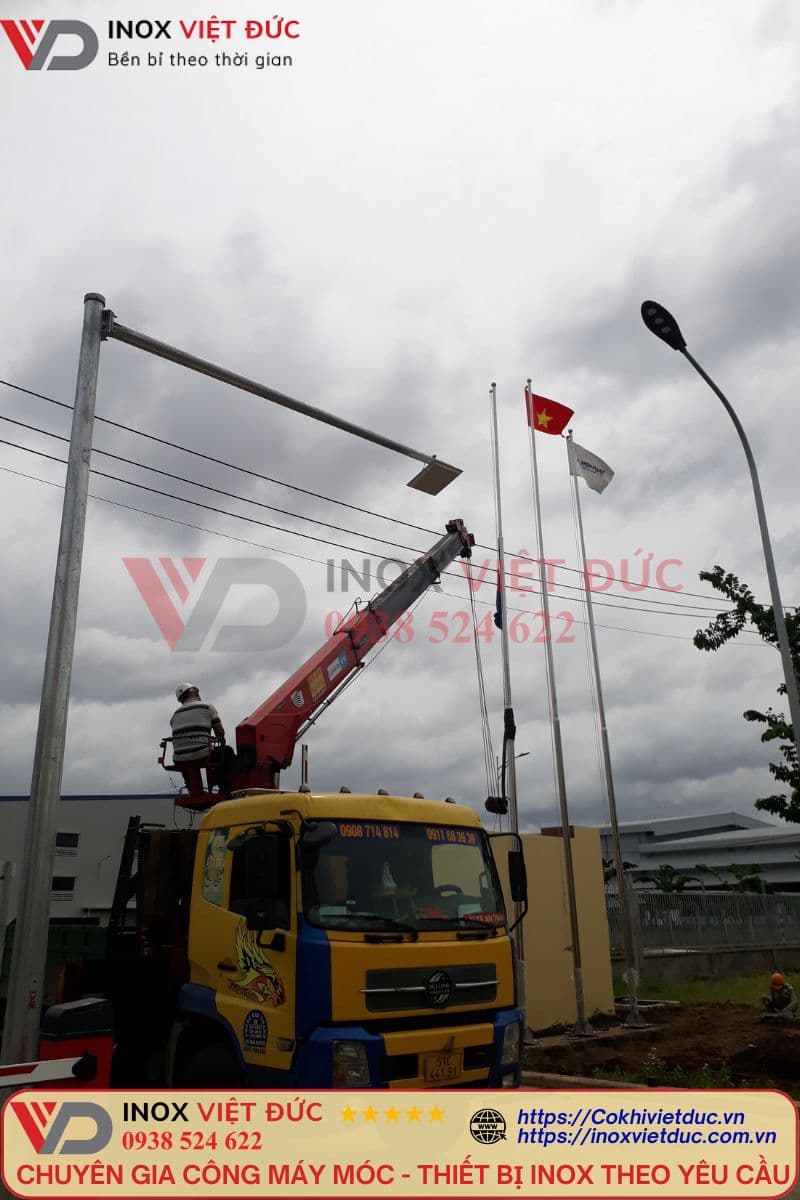 trụ cờ inox 304