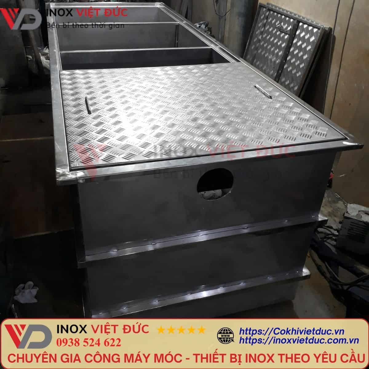 Bể tách dầu mỡ 6000L inox 304 thiết kế âm sàn, cấu tạo đa ngăn để tách mỡ, giữ rác và lắng bùn cho hệ thống thoát nước nhà hàng, chung cư và khu đô thị.