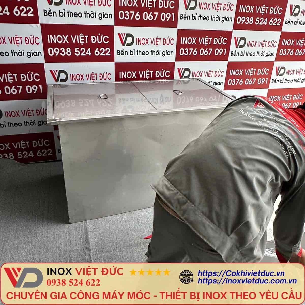 Bồn tách mỡ inox 304 dung tích 350L – thiết kế 3 ngăn, hiệu suất 99%, hàn TIG kín, bền bỉ và dễ vệ sinh – Inox Việt Đức.