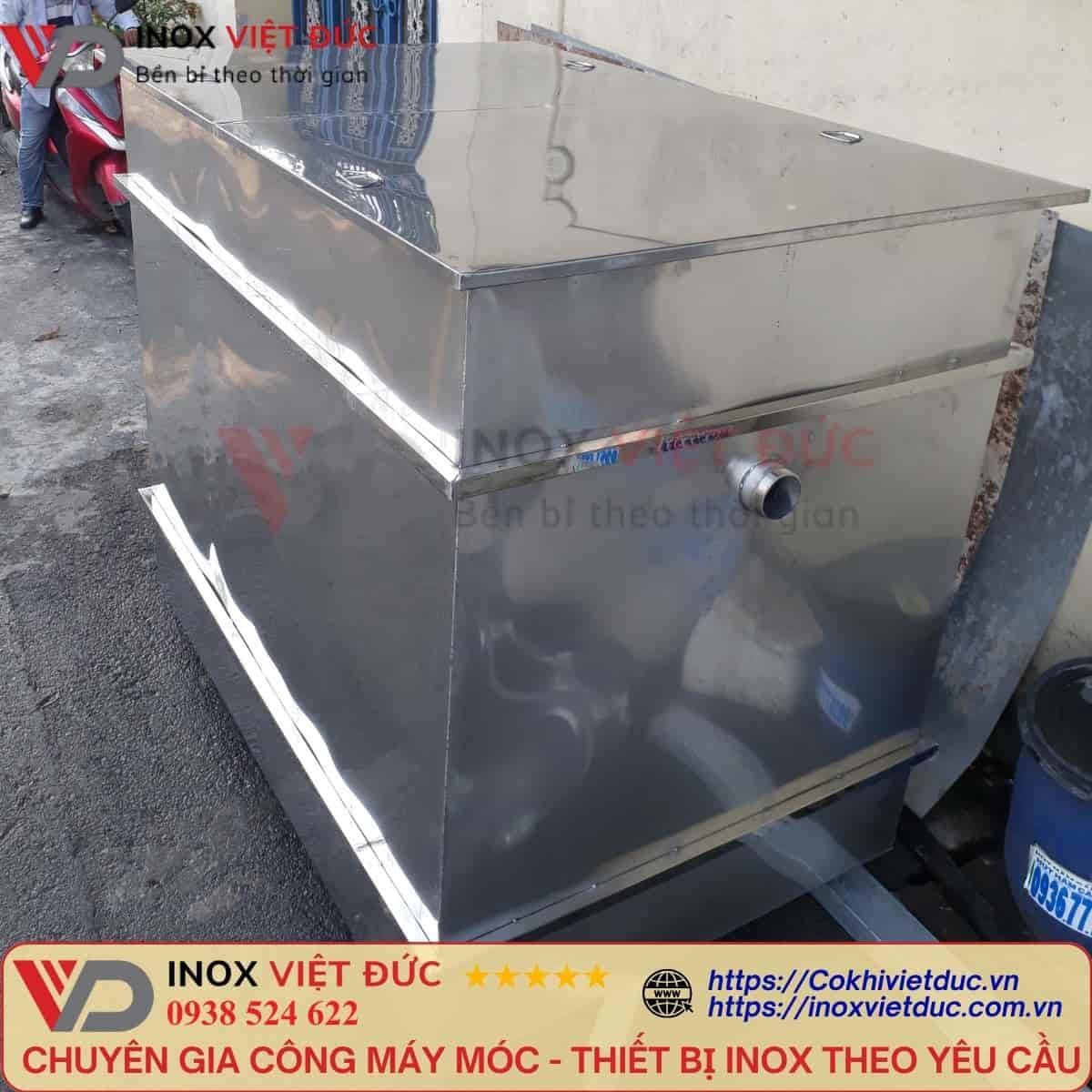 Bồn tách mỡ chung cư inox 304 thiết kế âm sàn, cấu tạo nhiều ngăn để tách mỡ, giữ rác và lắng bùn cho hệ thống thoát nước tòa nhà cao tầng.