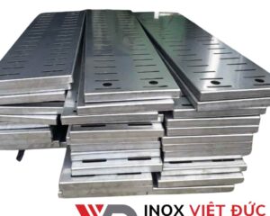 Nắp thoát sàn inox 304 dạng nắp rãnh tháo rời, gia công theo kích thước để che phủ mương thu nước