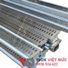 Hệ thống thoát sàn inox bếp công nghiệp với máng thu nước, nắp vỉ và các cấu kiện thoát nước