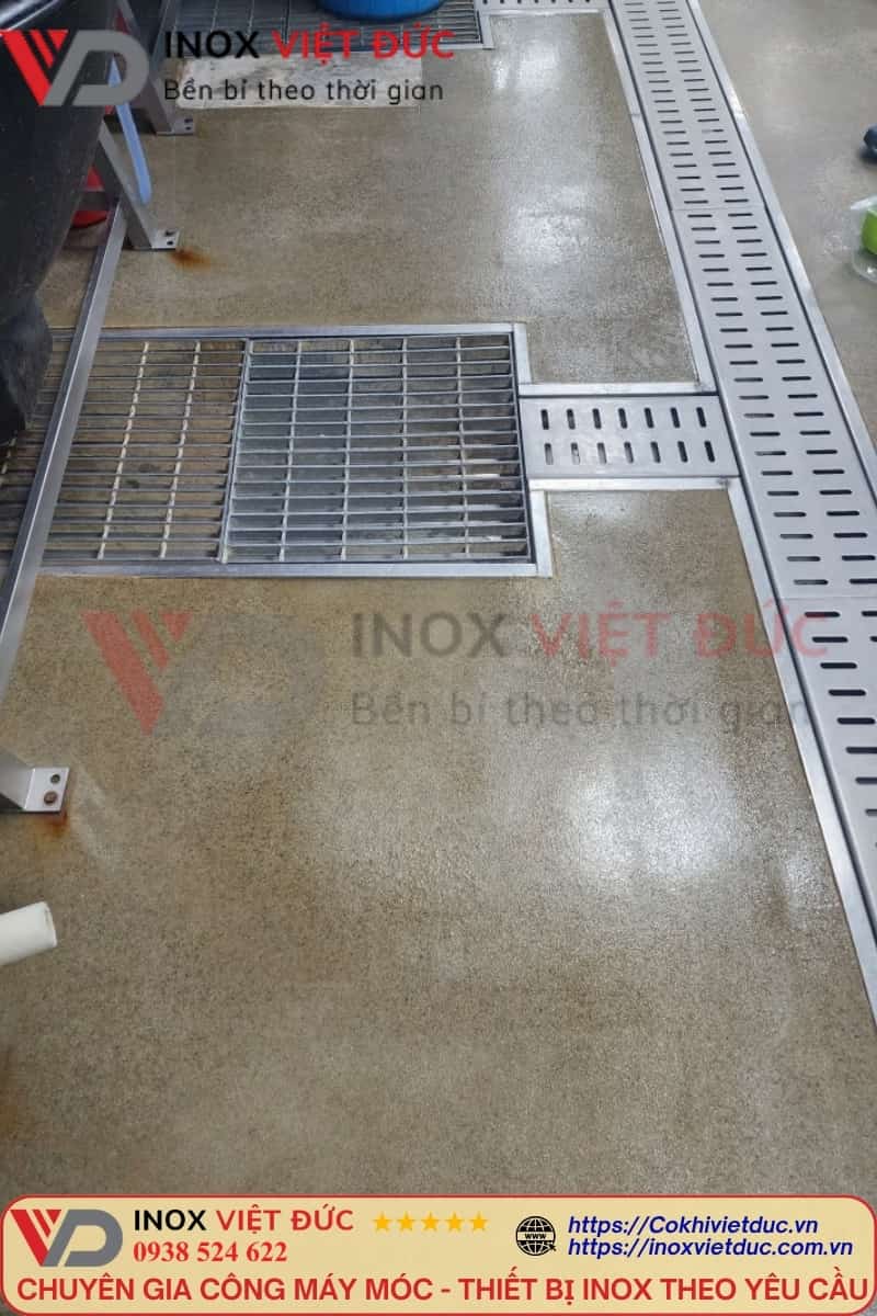 Mương Thoát Nước Inox Âm Sàn 12 Mương thoát sàn inox 304 dạng dài dùng thu gom nước tại bếp công nghiệp và khu vực lắp đặt âm sàn